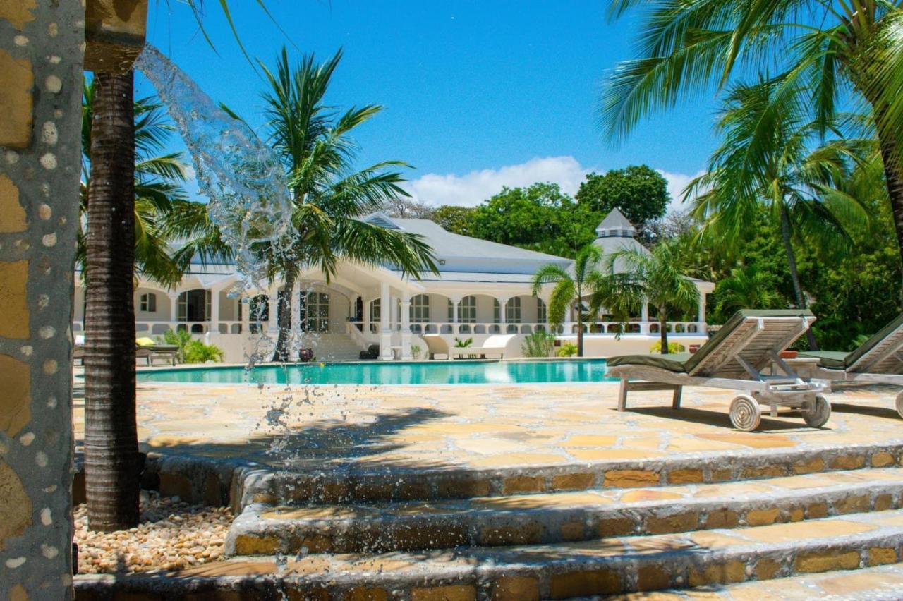 Zumzum Beach House Bed and Breakfast Kinondo Exterior foto