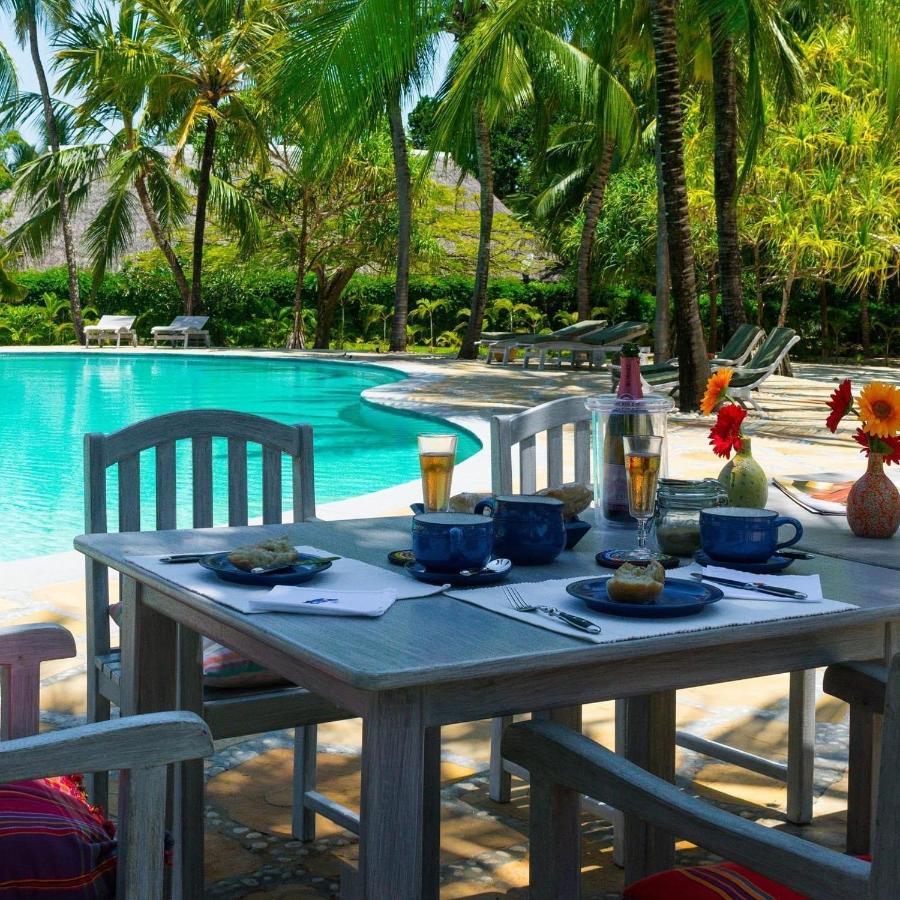 Zumzum Beach House Bed and Breakfast Kinondo Exterior foto