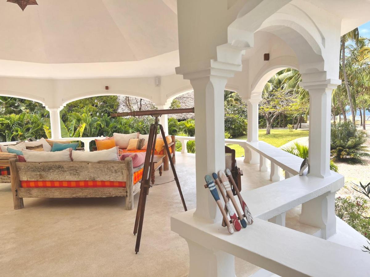 Zumzum Beach House Bed and Breakfast Kinondo Exterior foto