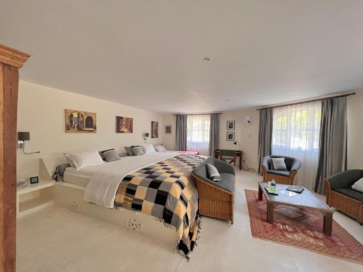 Zumzum Beach House Bed and Breakfast Kinondo Exterior foto