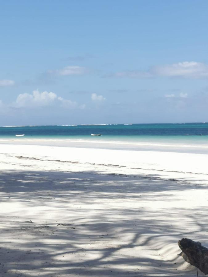 Zumzum Beach House Bed and Breakfast Kinondo Exterior foto