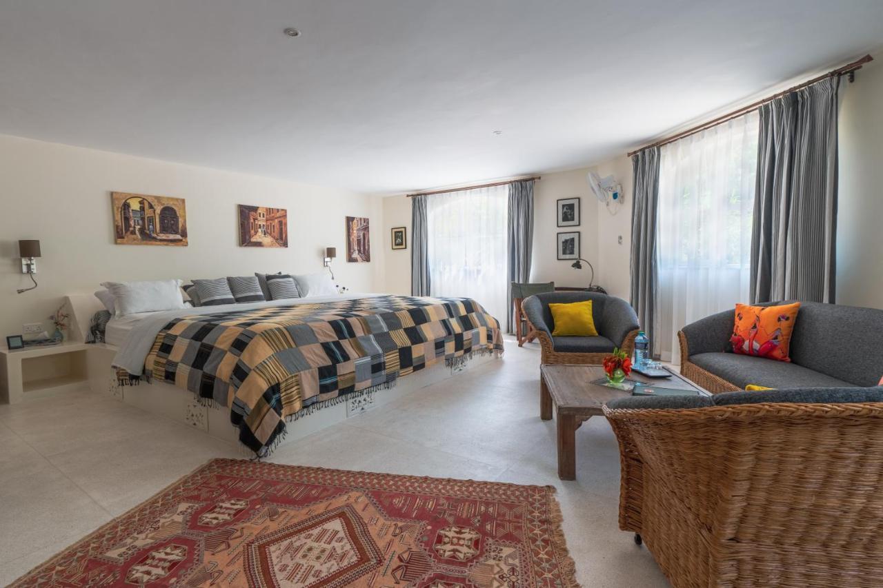 Zumzum Beach House Bed and Breakfast Kinondo Exterior foto